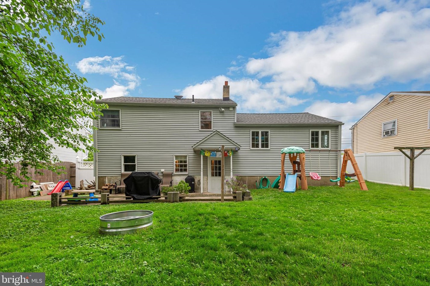 520 Church St, Blenheim, NJ 08012-3932