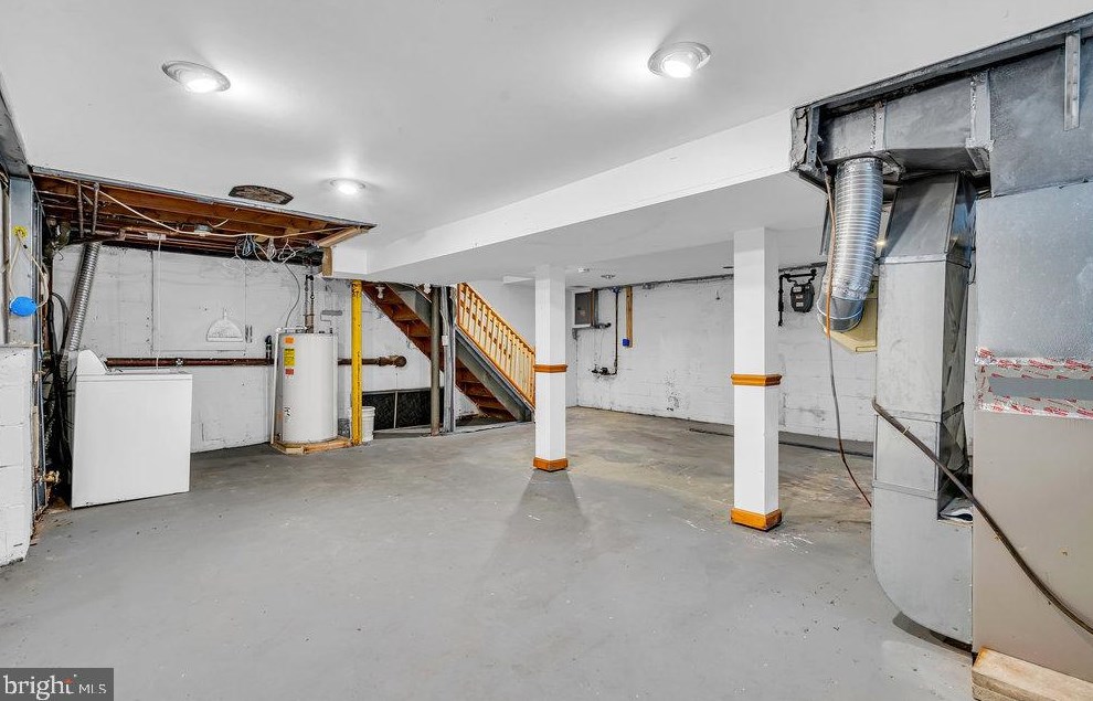 8421 Stow Rd, Camden NJ 08110-3337 exterior