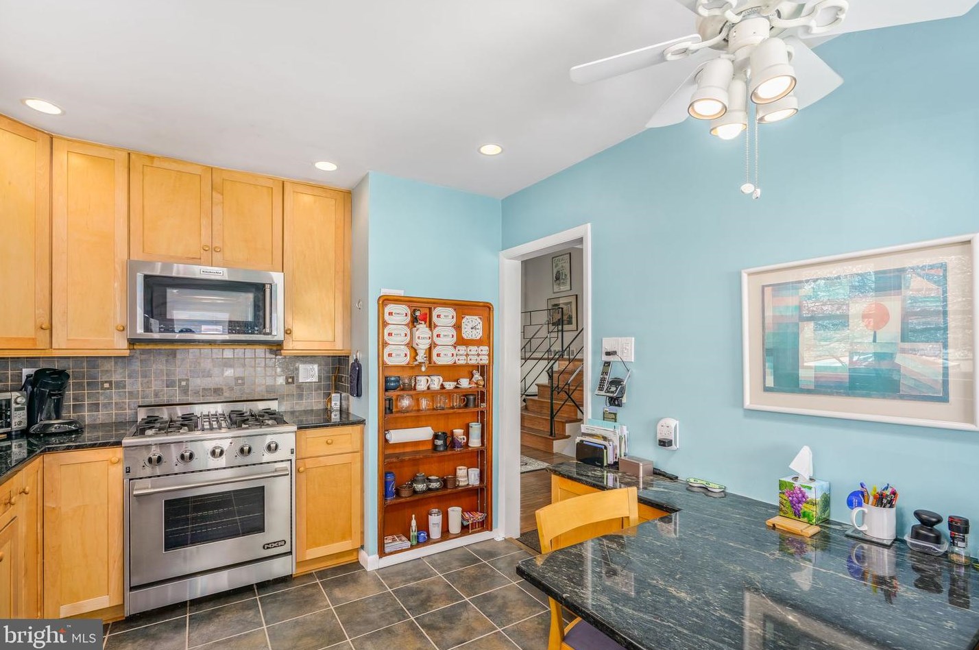 319 Longwood Dr, Tavistock NJ 08033-1039 exterior