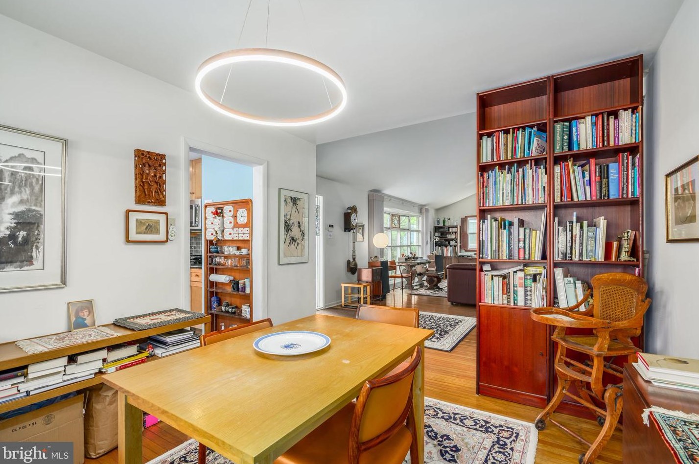 319 Longwood Dr, Tavistock NJ 08033-1039 exterior