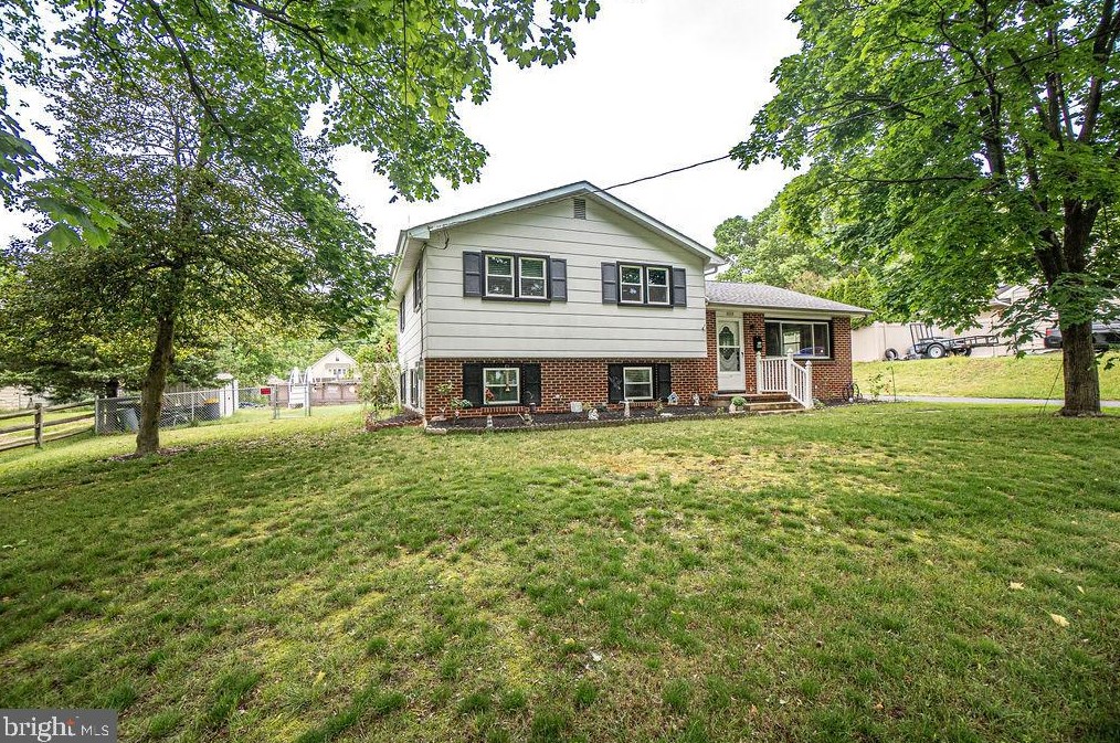 2233 Auburn Ave, Waterford Township, NJ 08004-1643