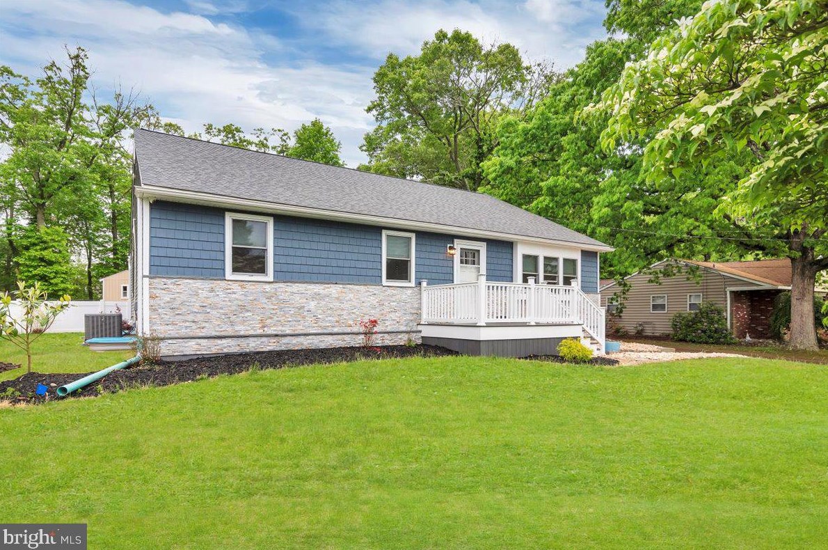 21 Summit Ave, Berlin Boro, NJ 08009-2212
