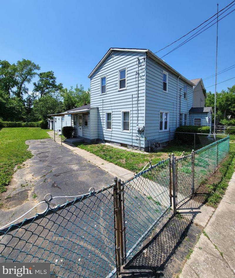 130 Oxford Ave, Gloucester, NJ 08030-1238