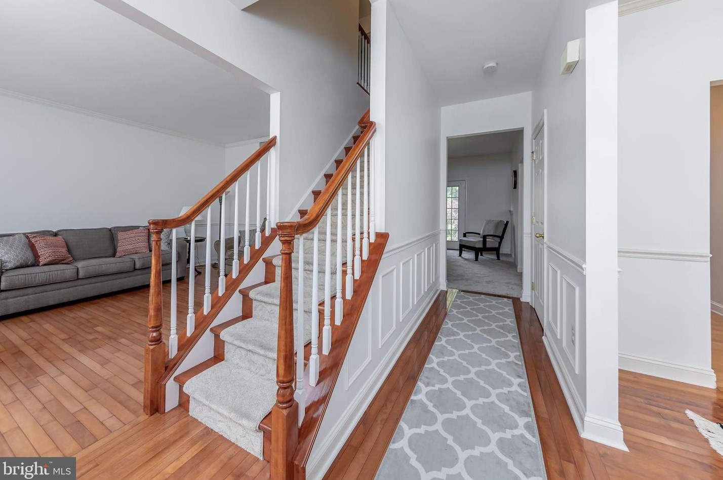 5 Horseshoe Dr, Franklin Township, NJ 08043
