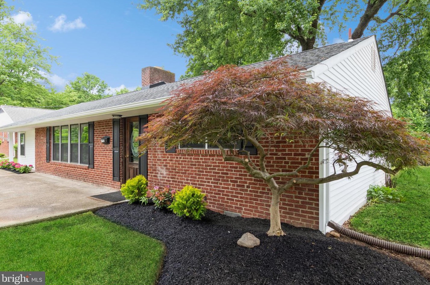 116 Buckner Ave, Tavistock, NJ 08033-2912