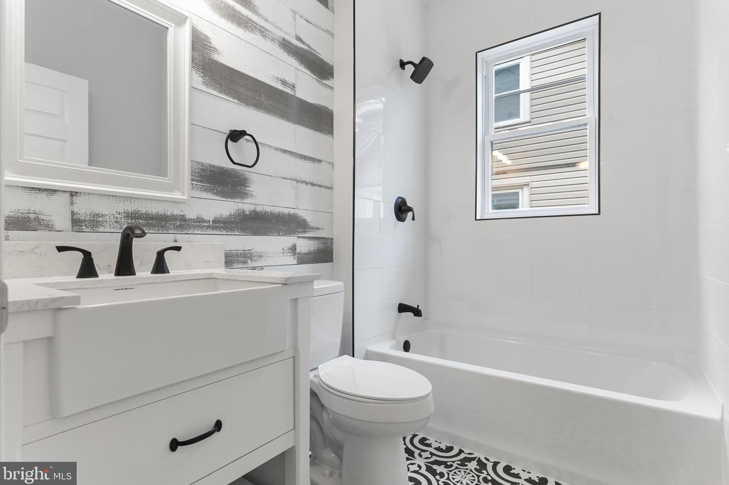 209 Poplar Ave, Camden NJ  08109-1841 exterior