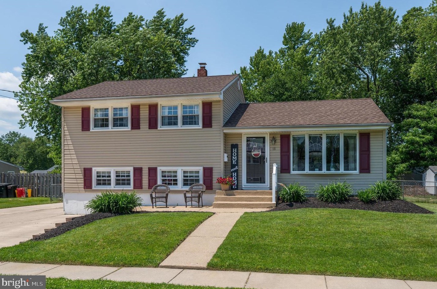 18 Clearbrook Dr, Gibbsboro, NJ 08026