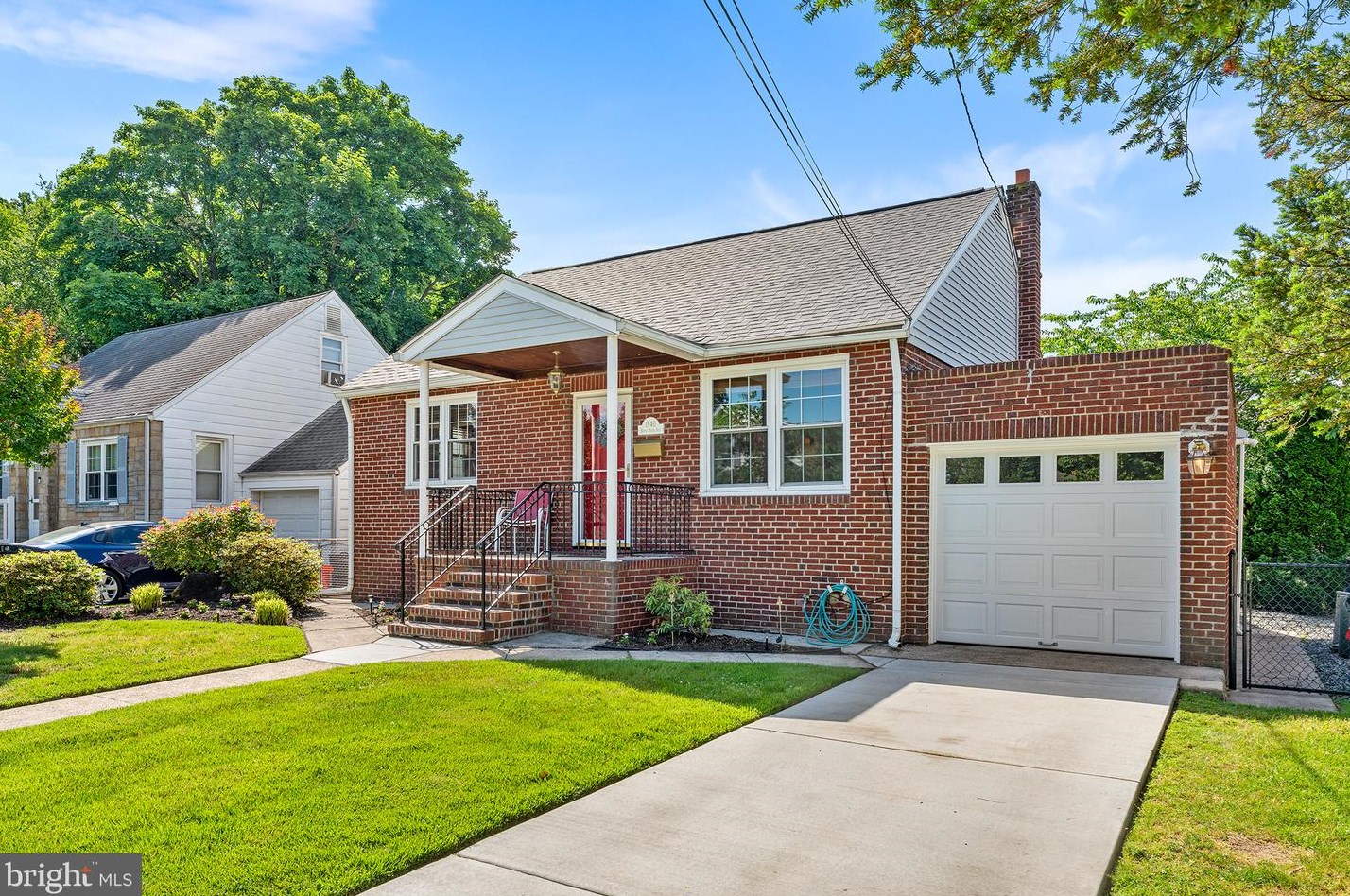 1840 Brynmawr Ave, Haddon Heights, NJ 08035-1129