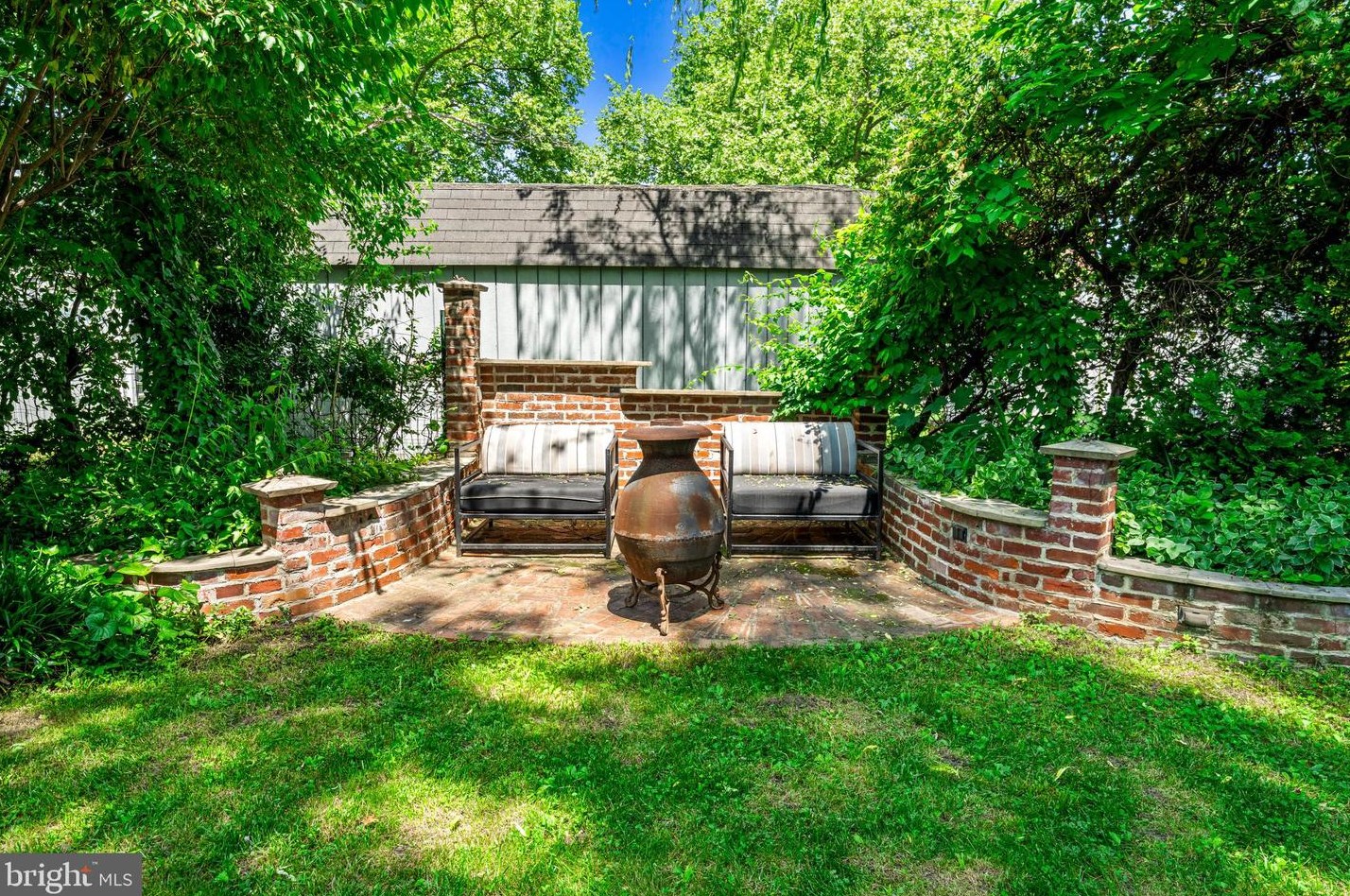 6563 Irving Ave, Camden NJ  08109-2419 exterior