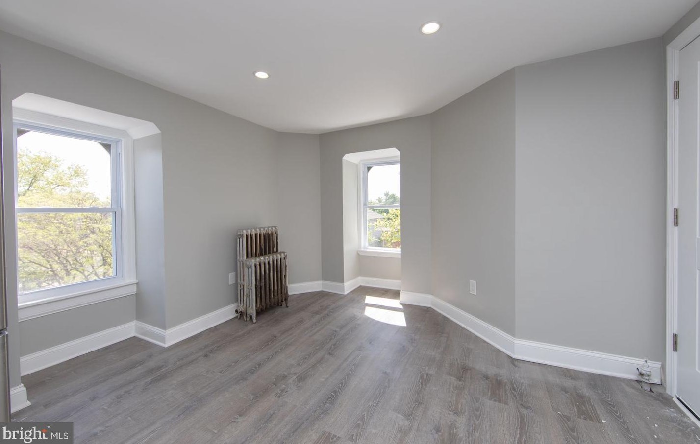 1033 Collings Ave, Camden NJ  08107-1750 exterior