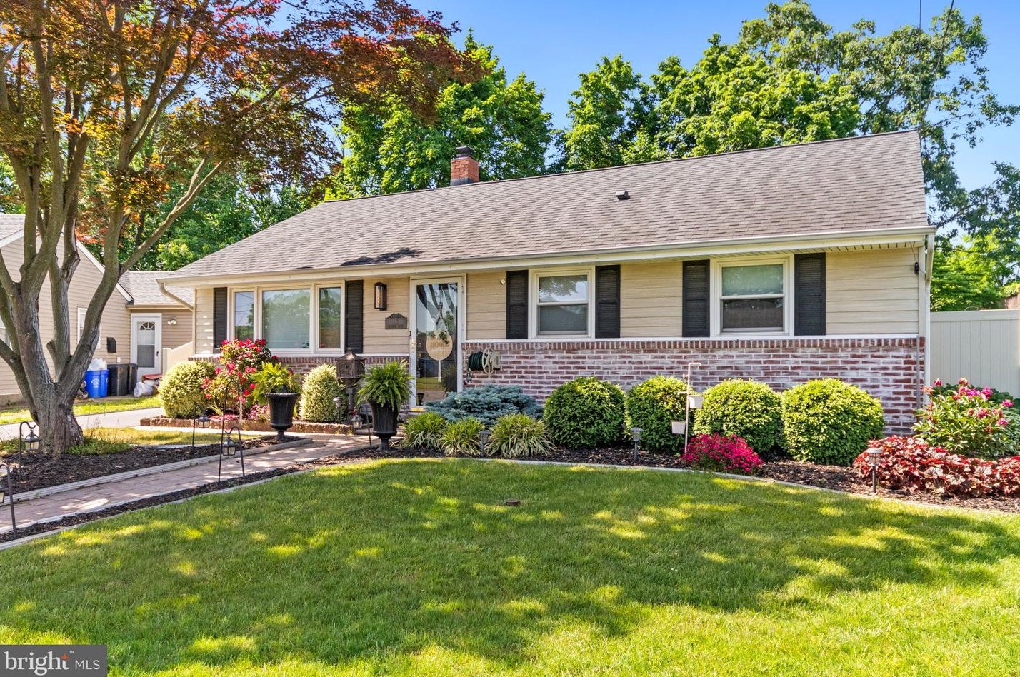 458 Windsor Dr, Gloucester, NJ 08031-3033