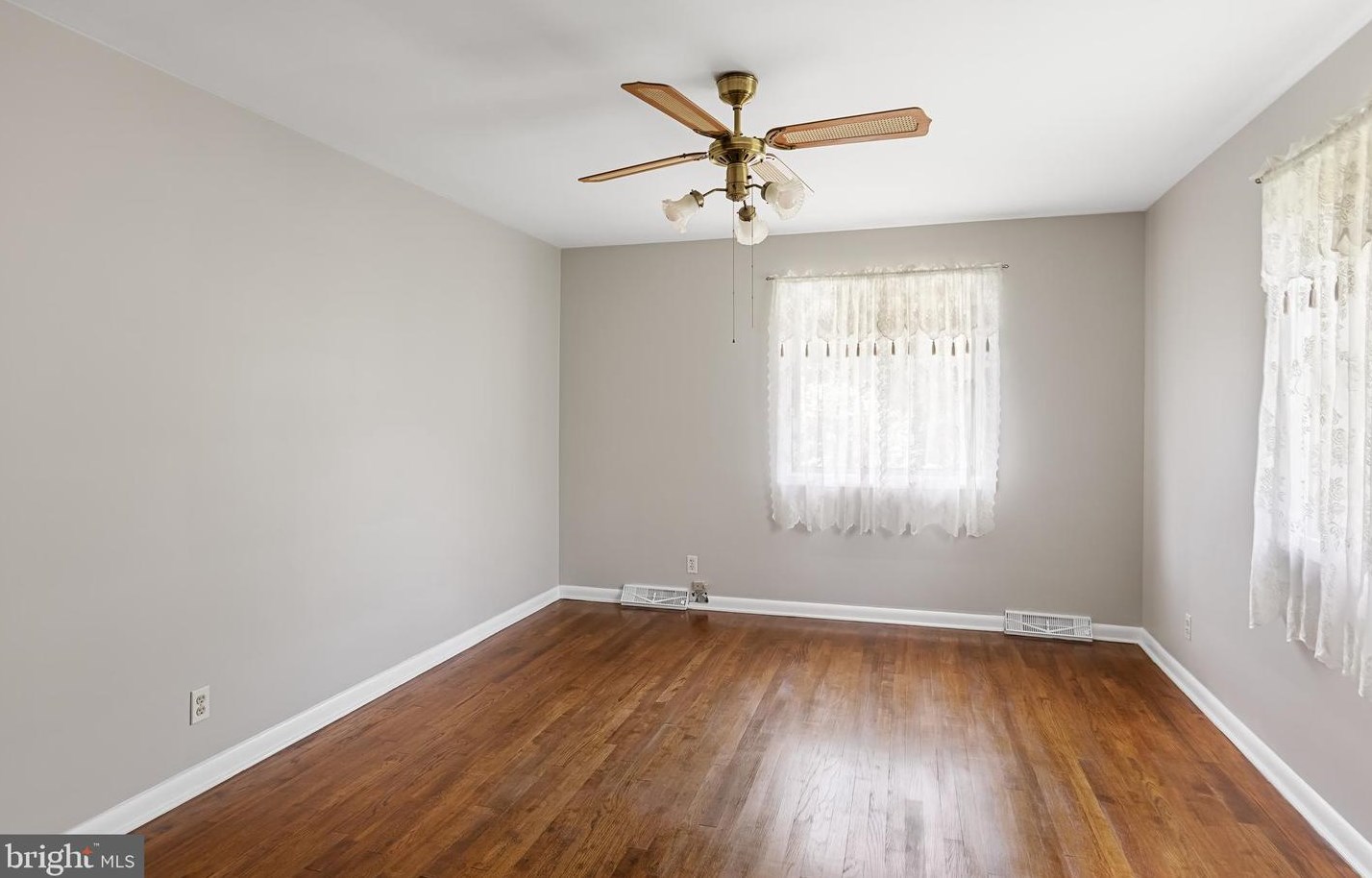 7119 Browning Rd, Camden NJ 08107-1916 exterior