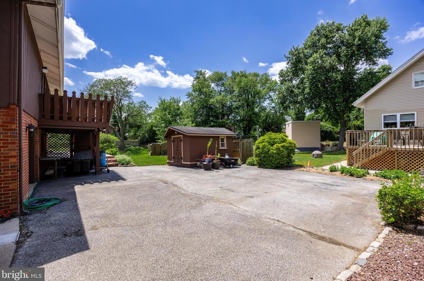 7119 Browning Rd, Camden NJ 08107-1916 exterior