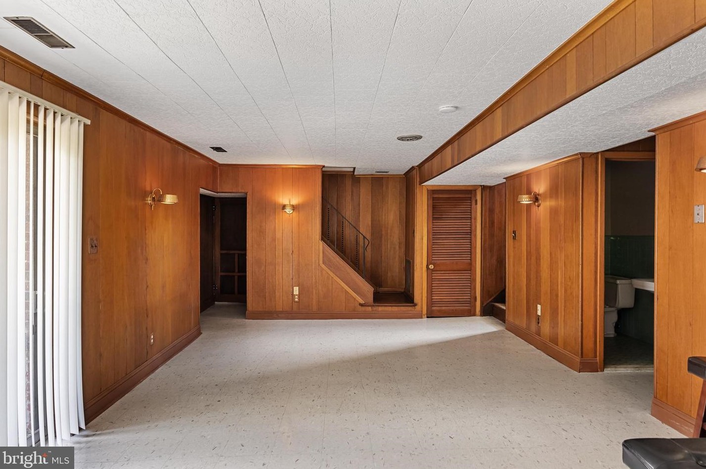 7119 Browning Rd, Camden NJ 08107-1916 exterior