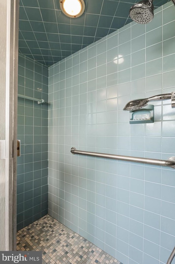 7119 Browning Rd, Camden NJ 08107-1916 exterior