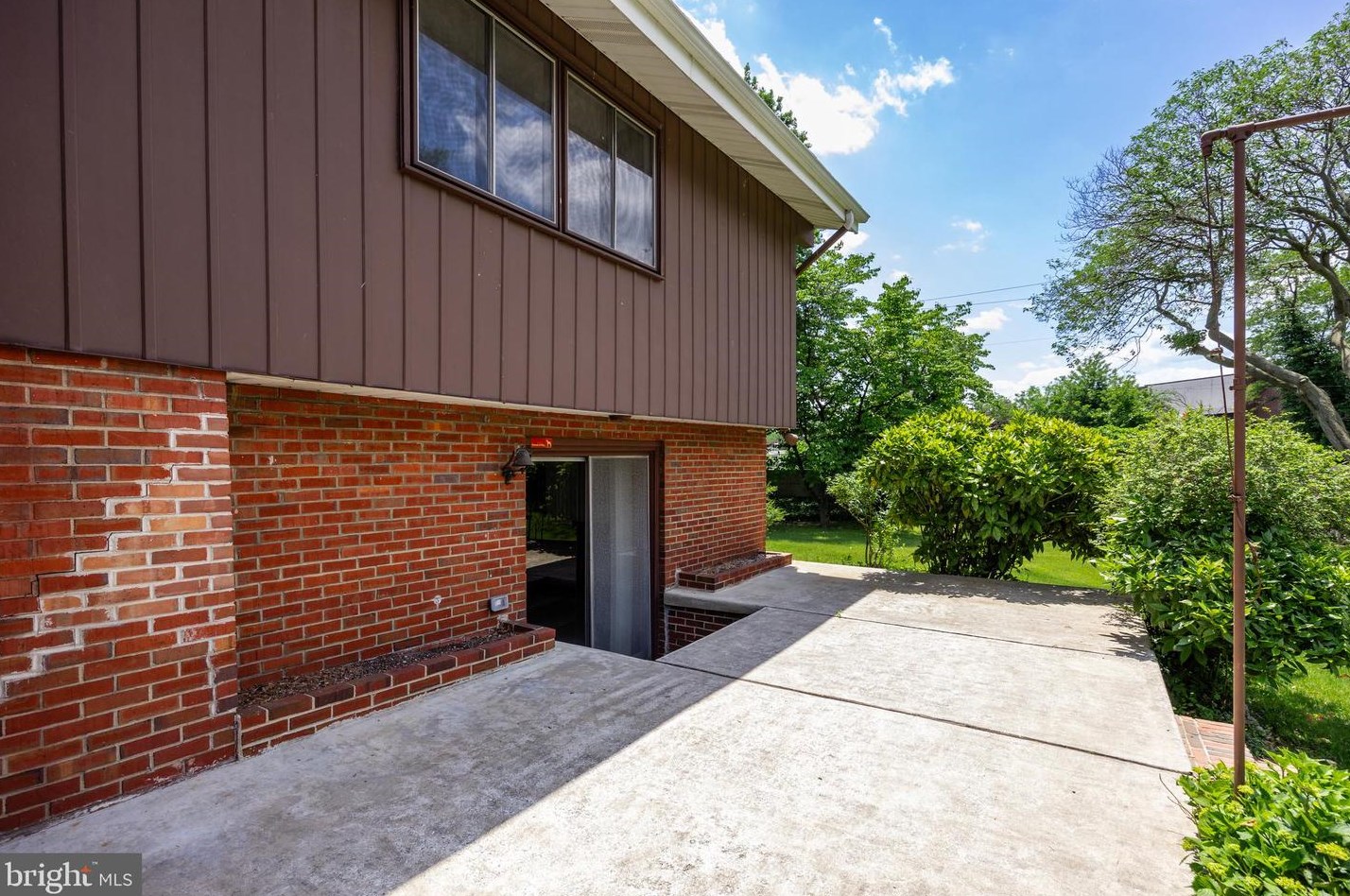 7119 Browning Rd, Camden NJ 08107-1916 exterior