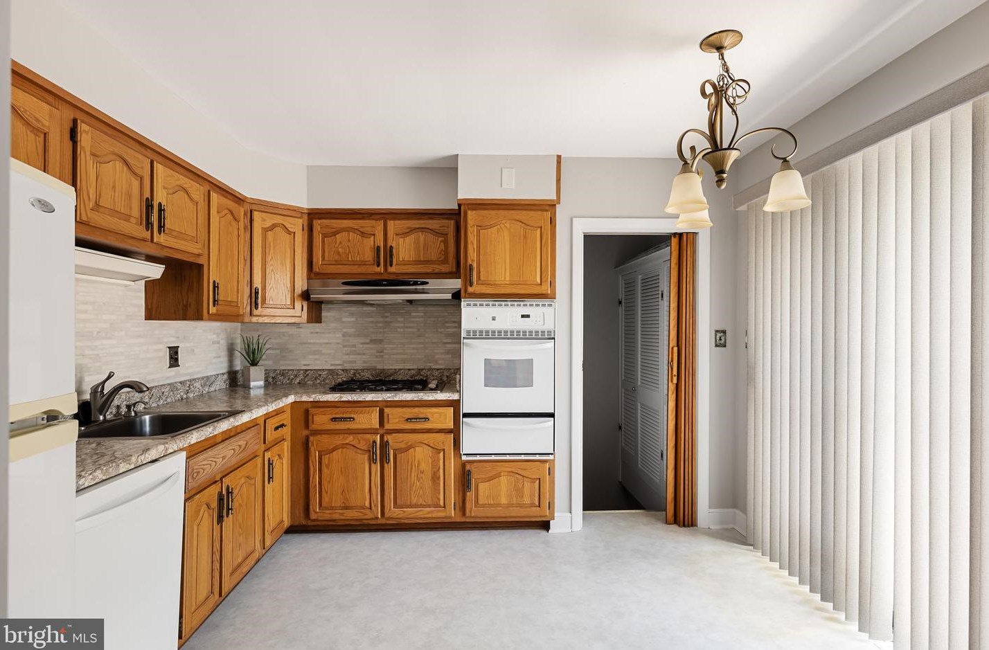 7119 Browning Rd, Camden NJ 08107-1916 exterior