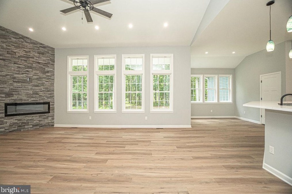655 Erial Rd, Erial, NJ 08081