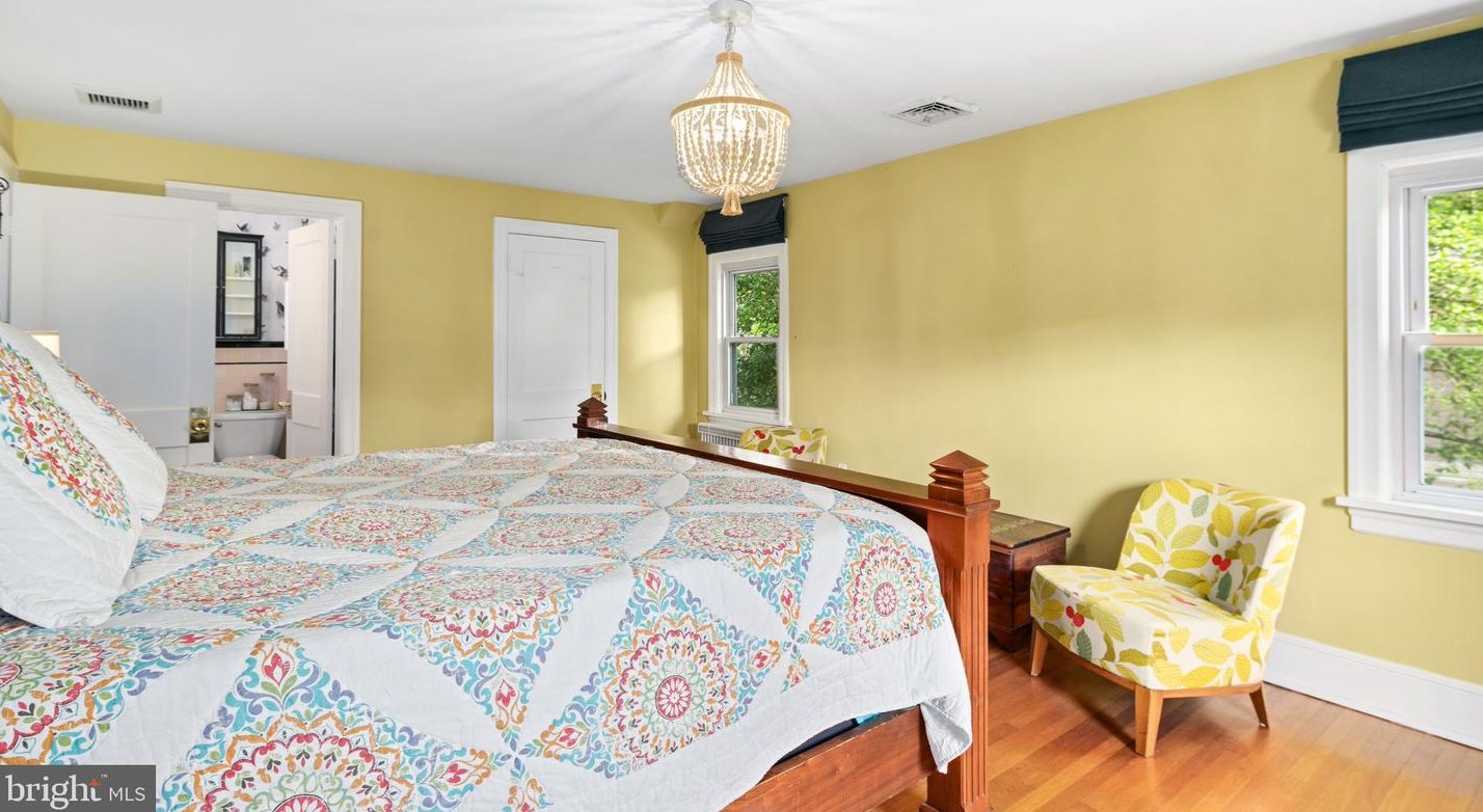 611 Grv St, Haddonfield NJ 08033-1217 exterior