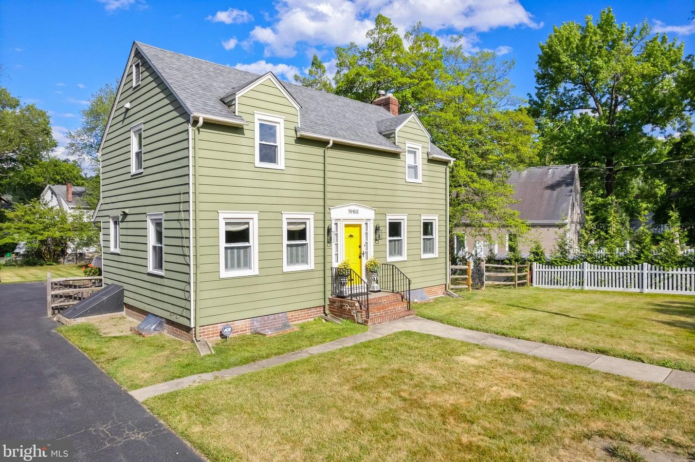 611 Grv St, Haddonfield NJ 08033-1217 exterior