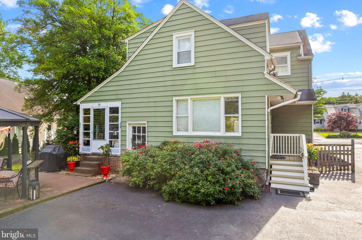 611 Grv St, Haddonfield NJ 08033-1217 exterior