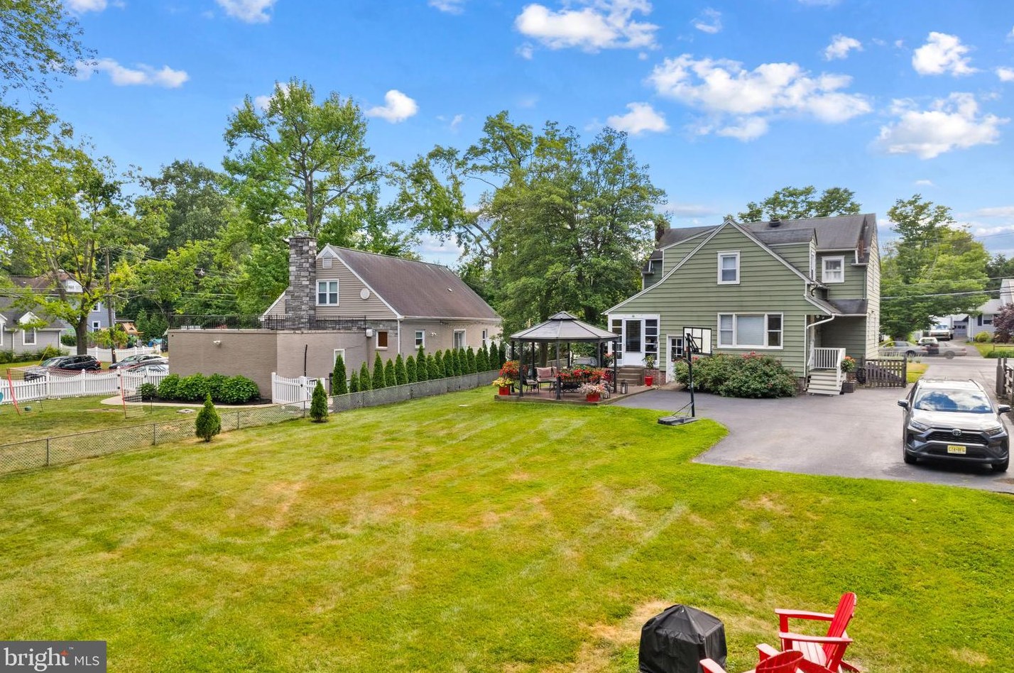 611 Grv St, Haddonfield NJ 08033-1217 exterior