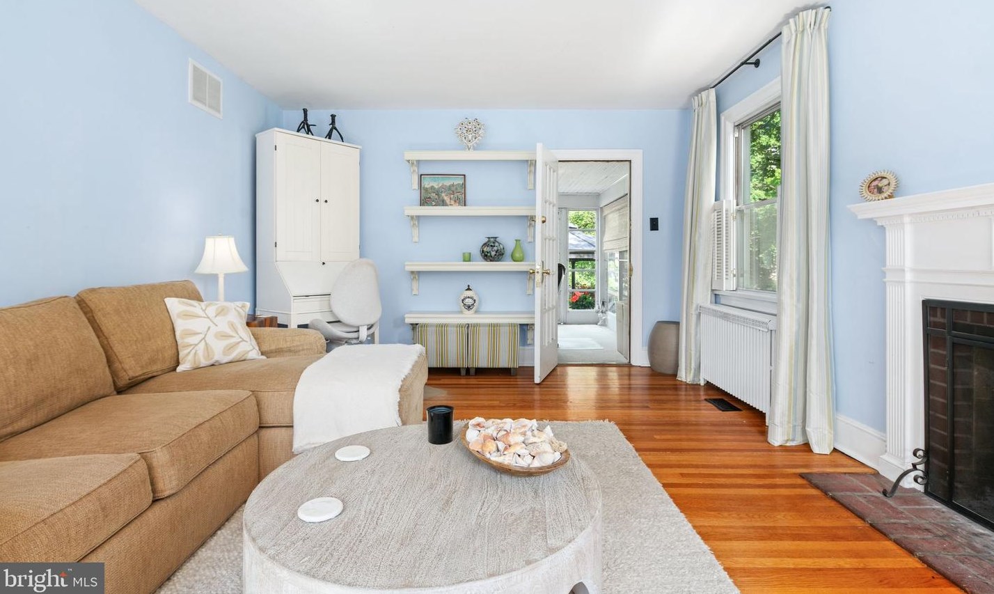 611 Grv St, Haddonfield NJ 08033-1217 exterior