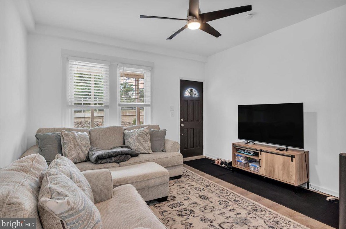 11 Atlantic, Camden NJ 08104-1204 exterior