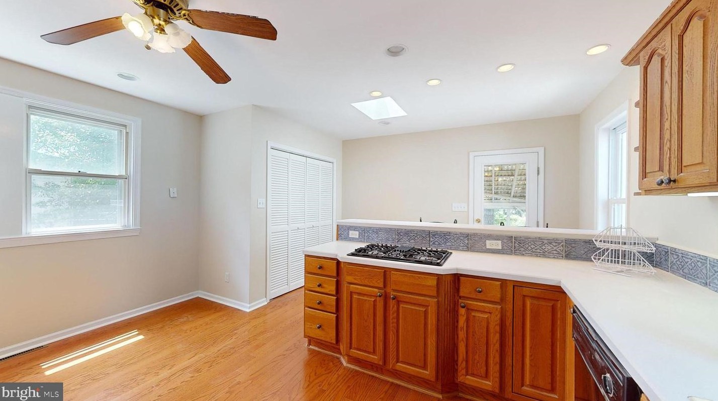 154 Oakland Ave, Camden NJ 08107-1211 exterior