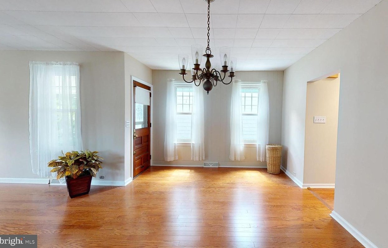 154 Oakland Ave, Camden NJ 08107-1211 exterior