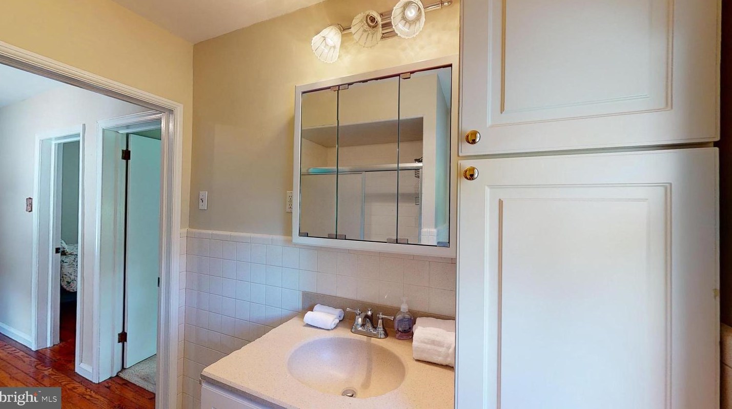 154 Oakland Ave, Camden NJ 08107-1211 exterior