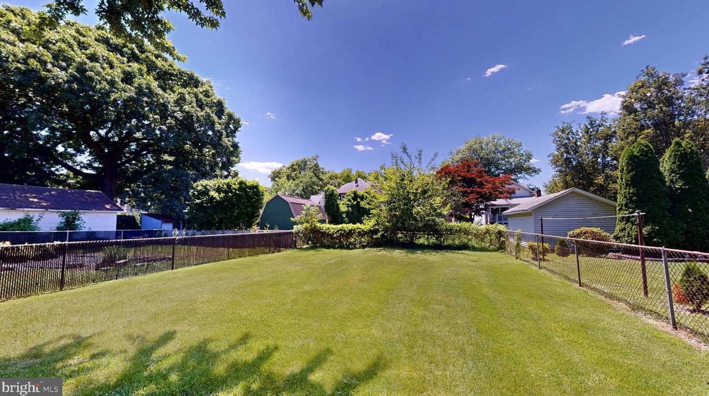 154 Oakland Ave, Camden NJ 08107-1211 exterior