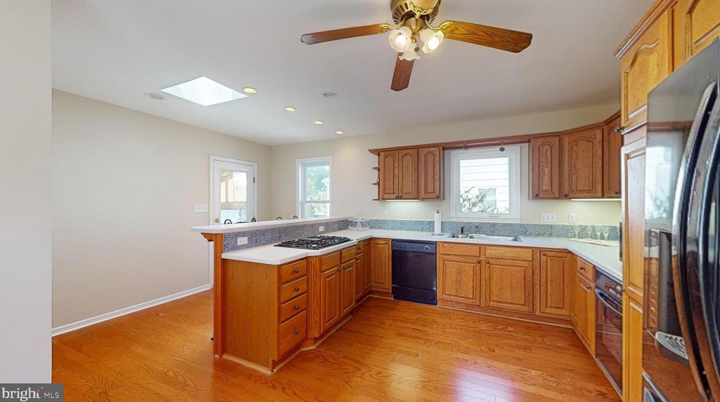 154 Oakland Ave, Camden NJ 08107-1211 exterior