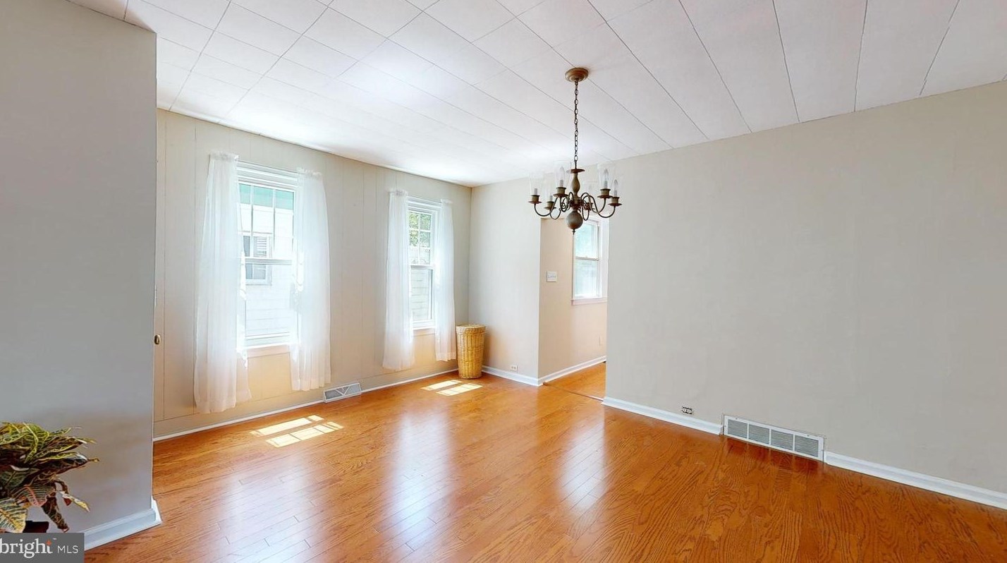 154 Oakland Ave, Camden NJ  08106-2322 exterior