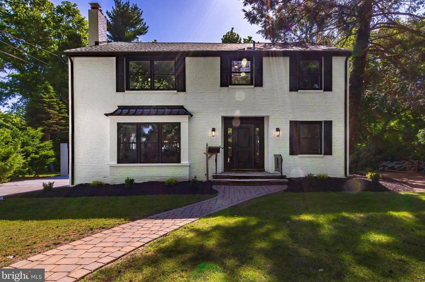 411 Gladstone Ave, Tavistock, NJ 08033-4005
