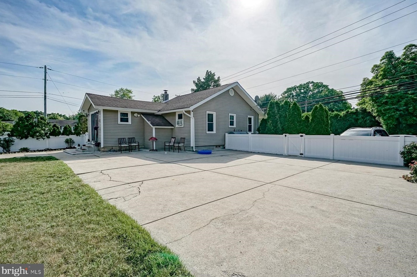 1891 Erial Clementon Rd, Erial NJ 08081-9670 exterior