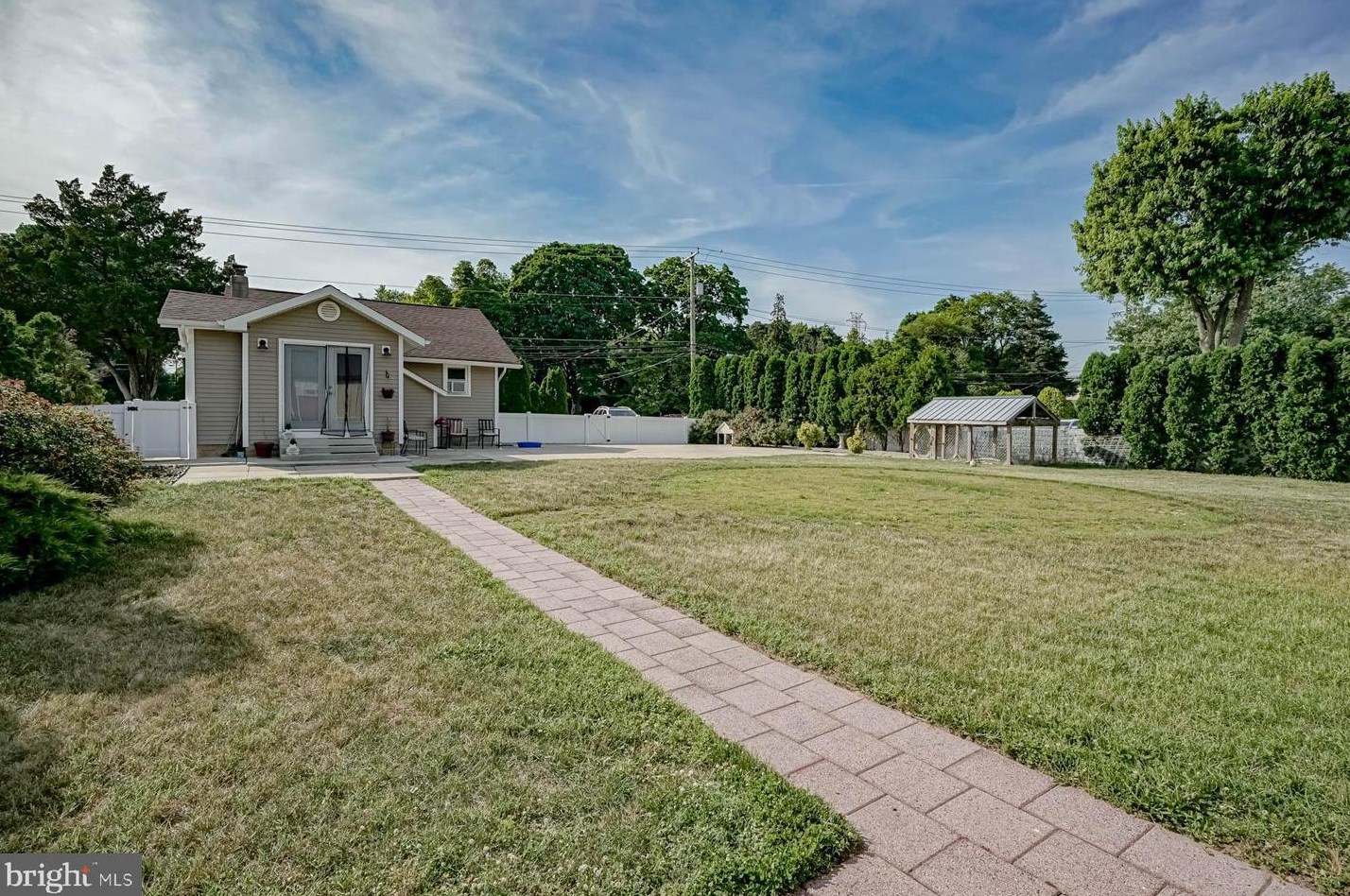 1891 Erial Clementon Rd, Erial NJ 08081-9670 exterior