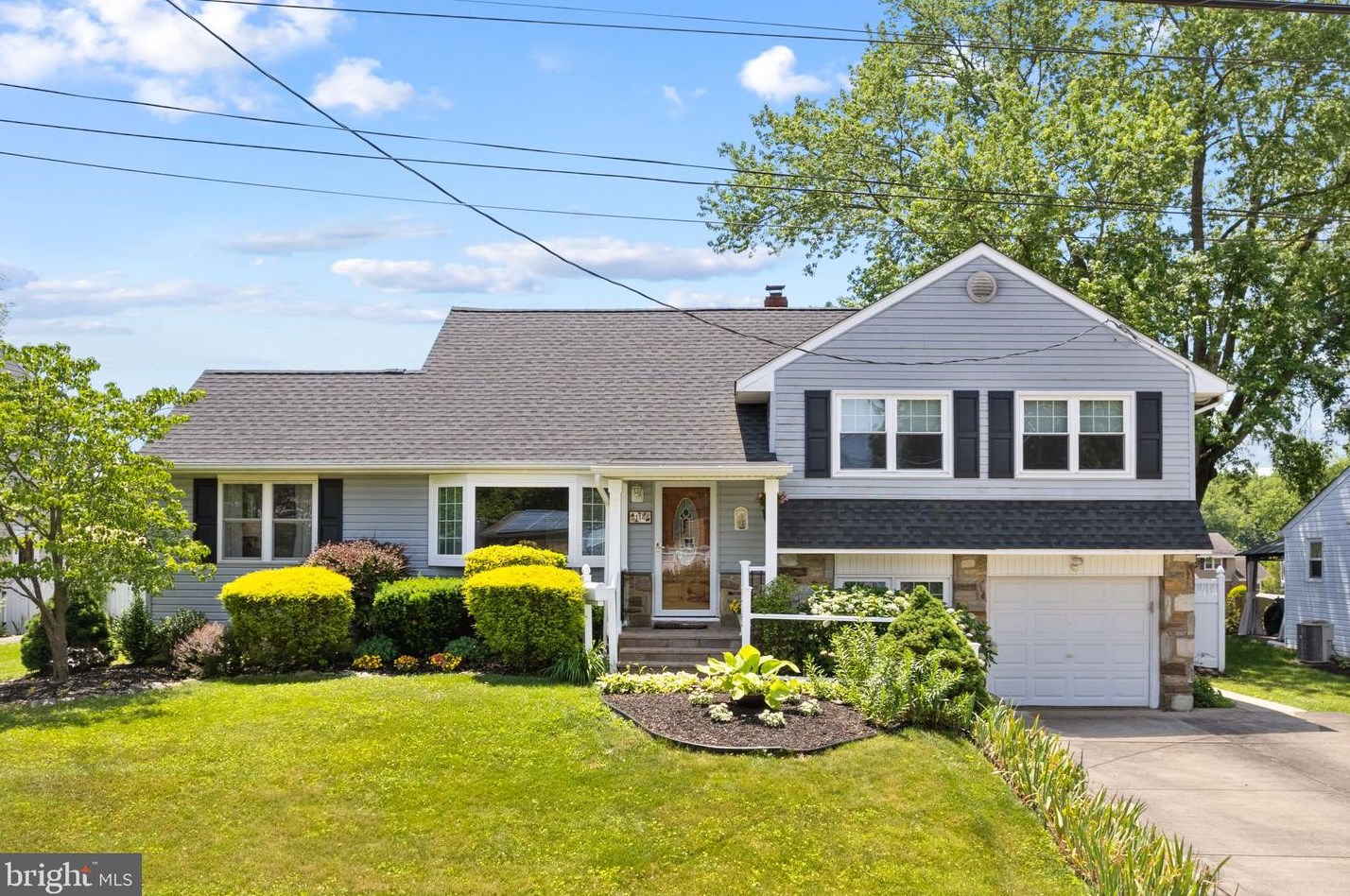 115 S Pelham Rd, Franklin Township, NJ 08043