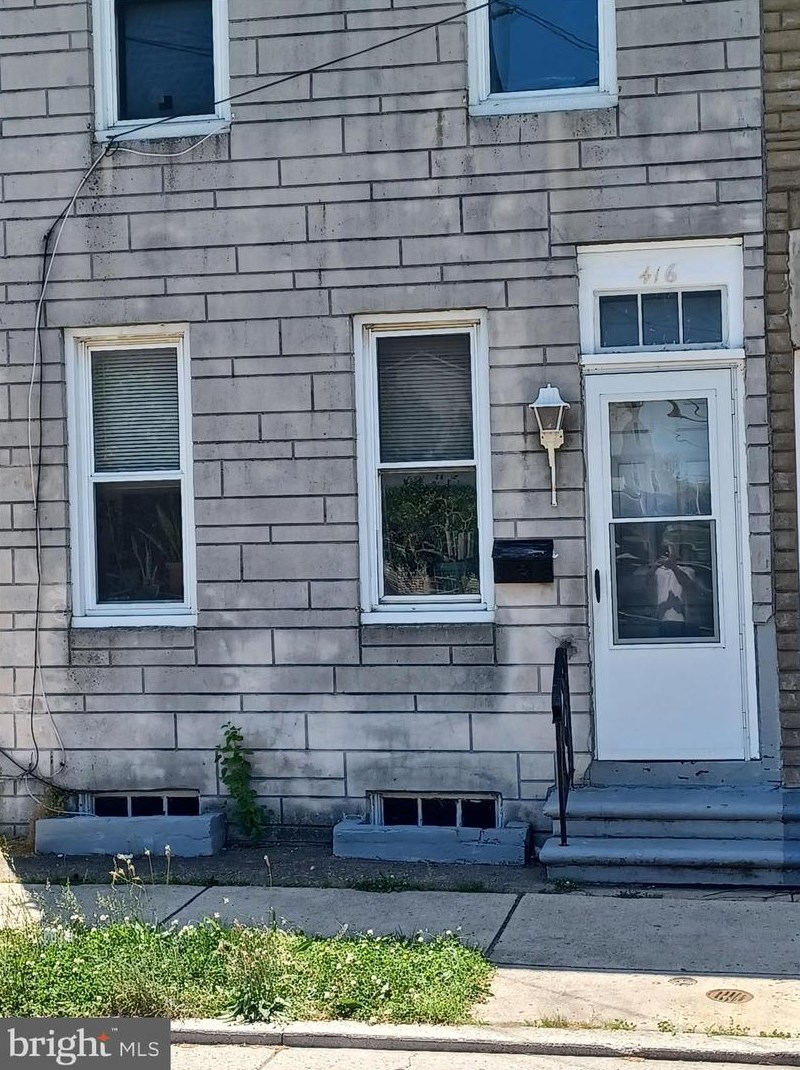 416 Middlesex St, Gloucester, NJ 08030-1441