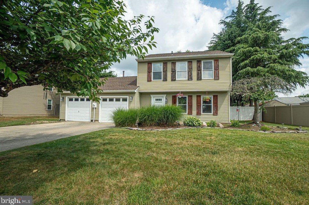 165 Lake Dr, Waterford Township, NJ 08004-3007