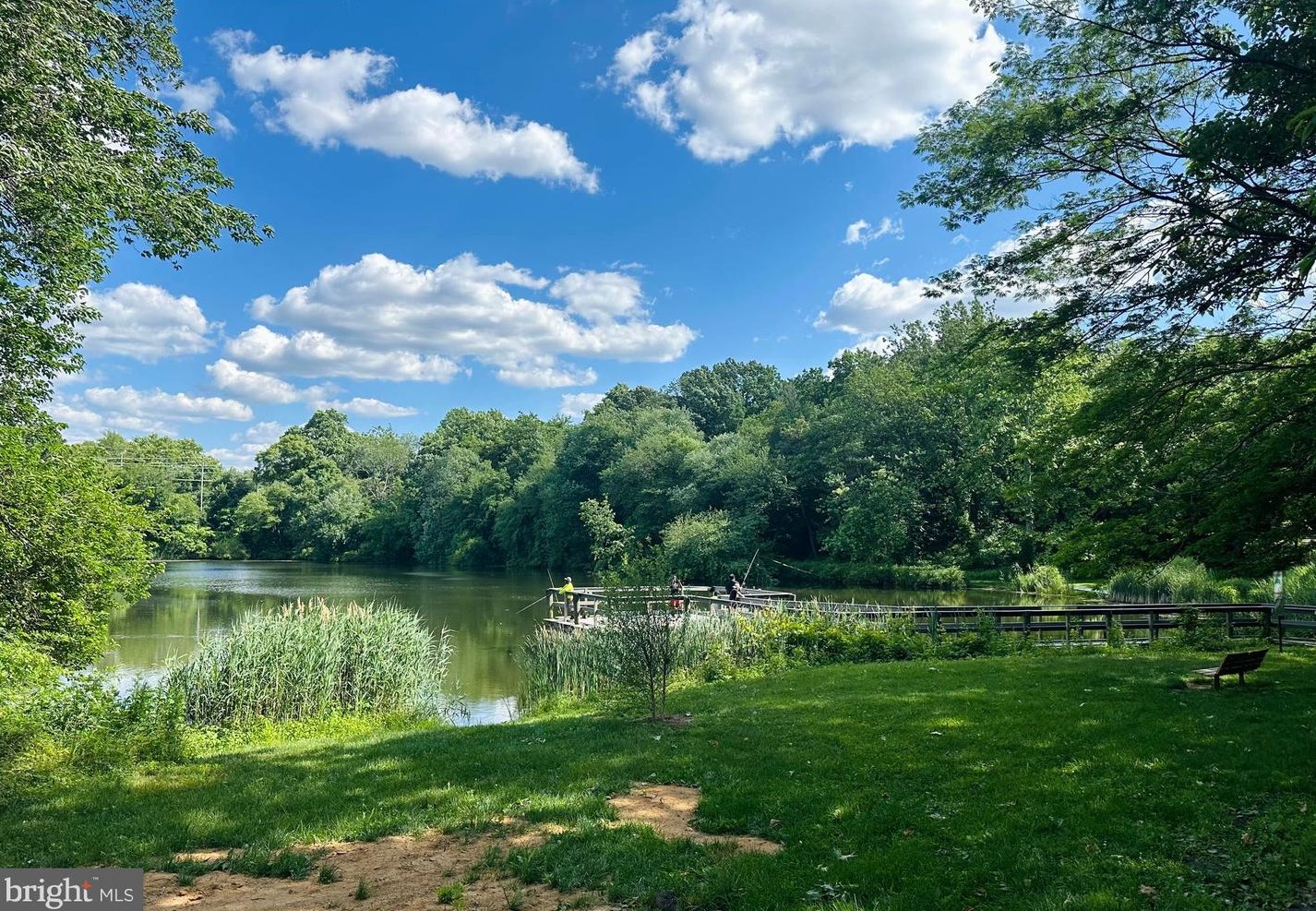 459 Cv Rd, Camden NJ 08110-3512 exterior