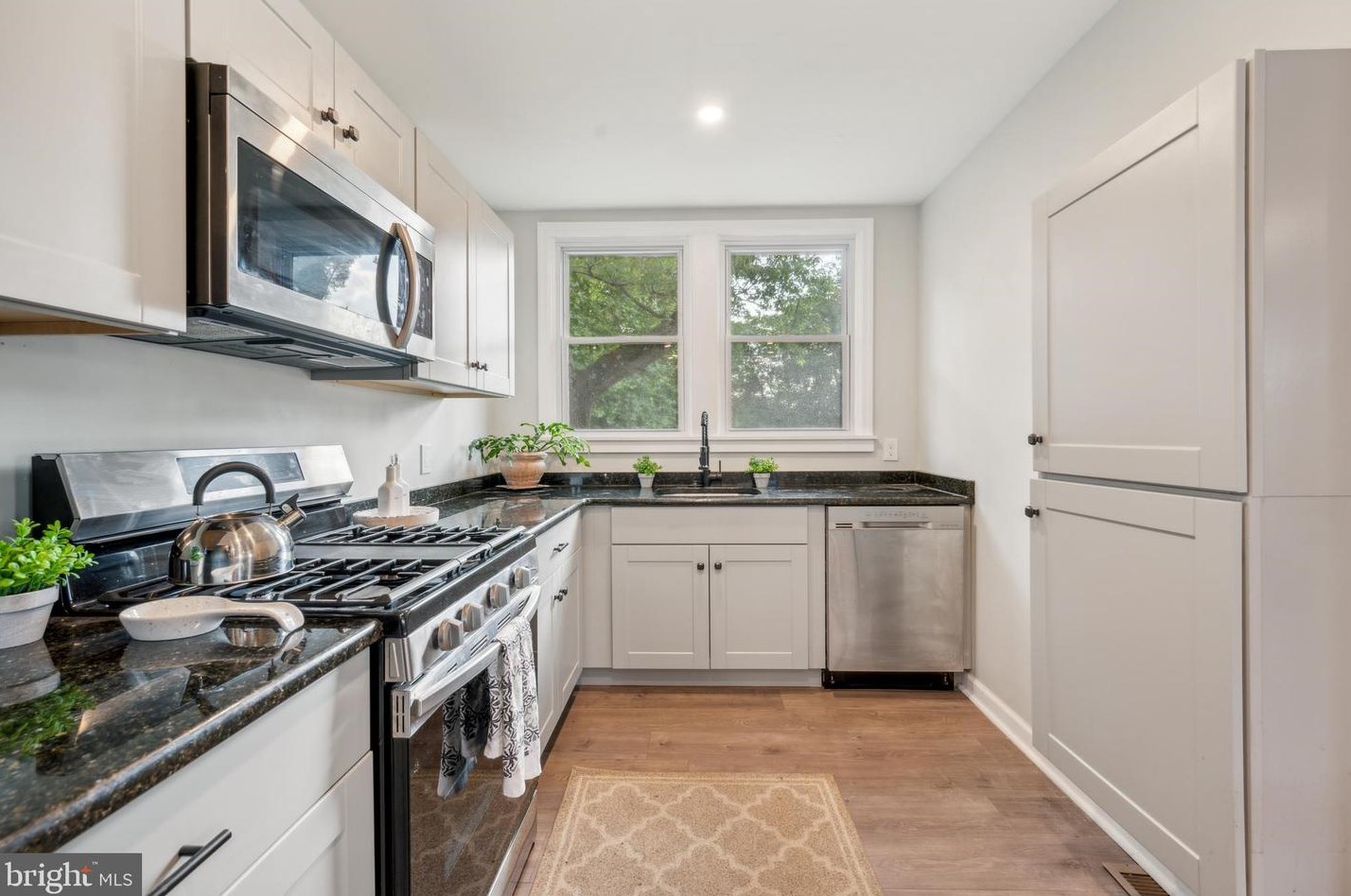 459 Cv Rd, Camden NJ 08110-3512 exterior