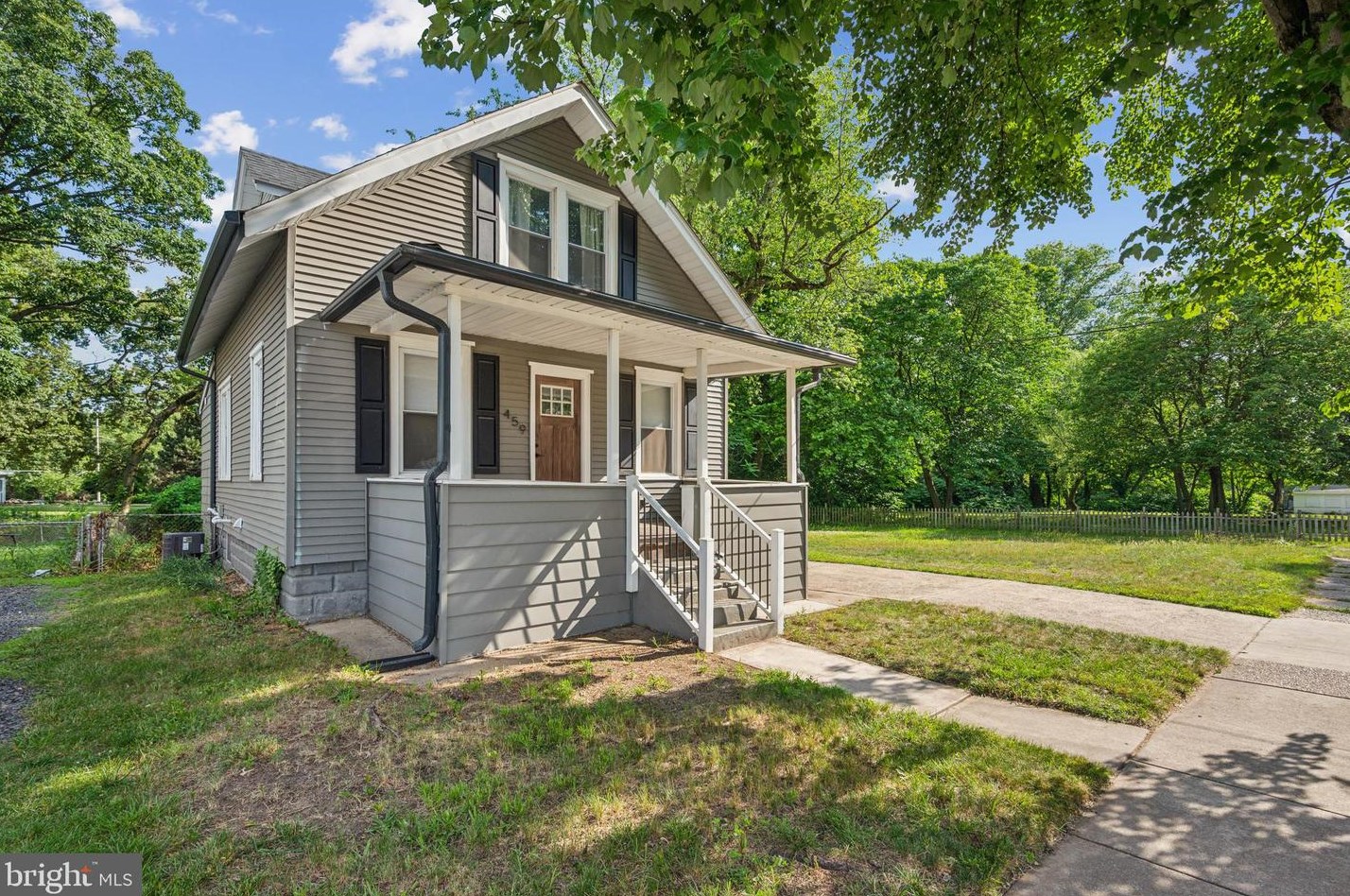 459 Cove Rd, Camden, NJ 08110