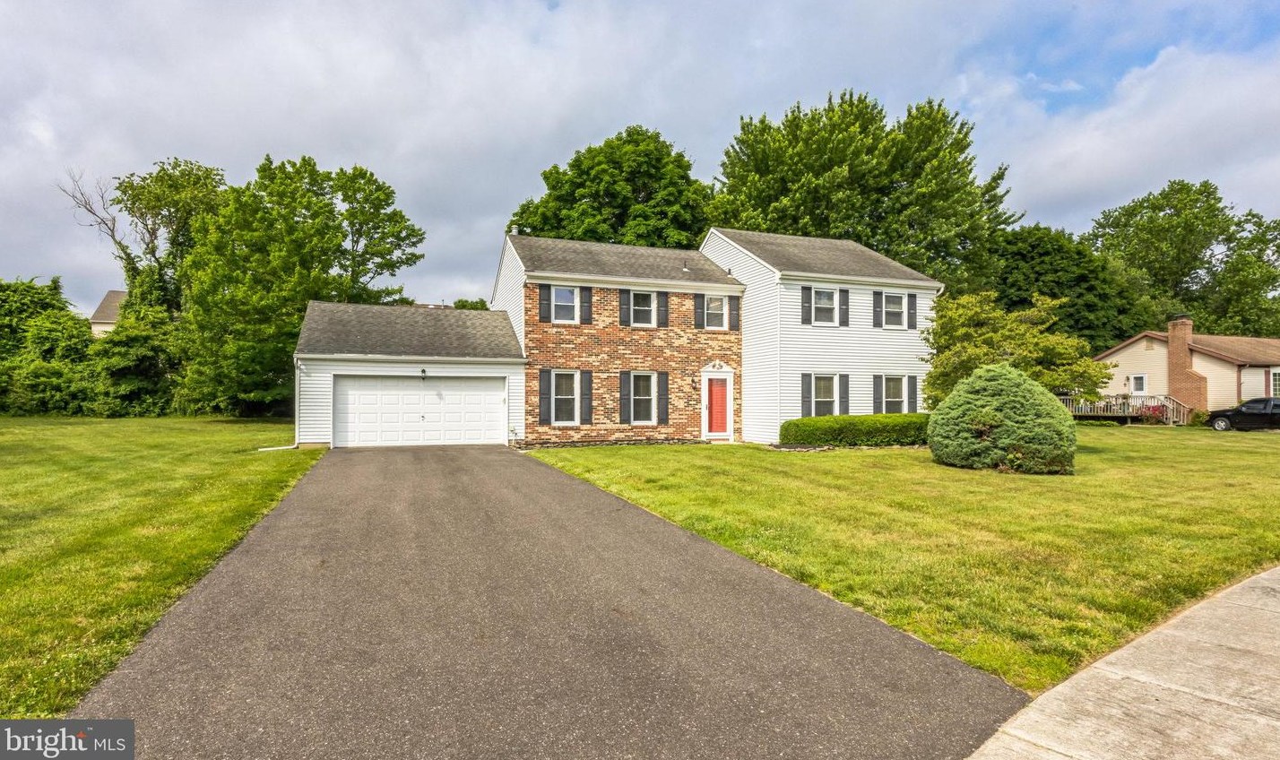66 Wayside Rd, Berlin Boro, NJ 08009-1348