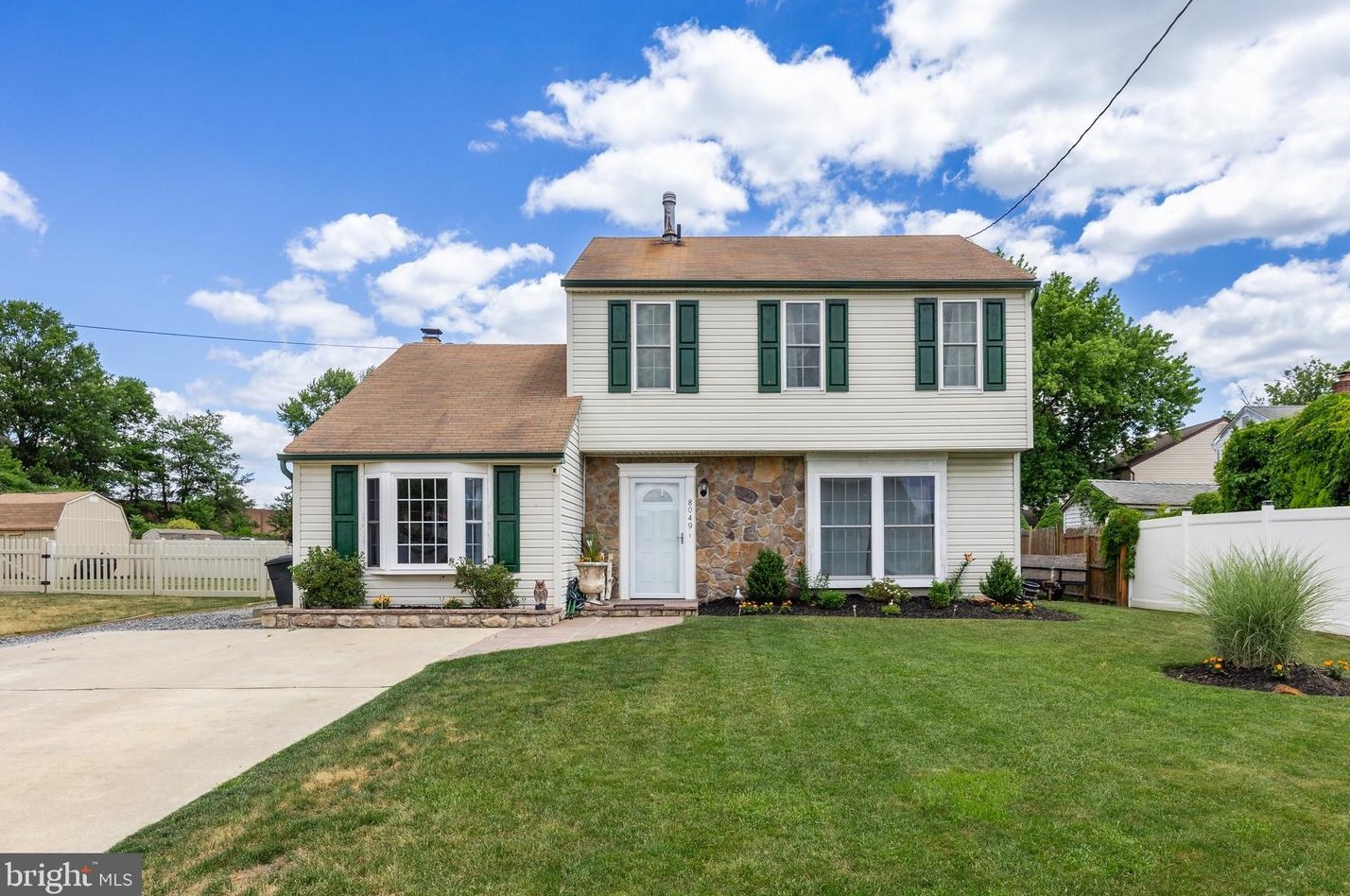 8049 Tarrington Ct, Camden, NJ 08109