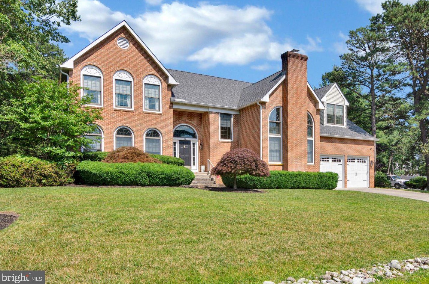 12 Knottingham Dr, Franklin Township, NJ 08043