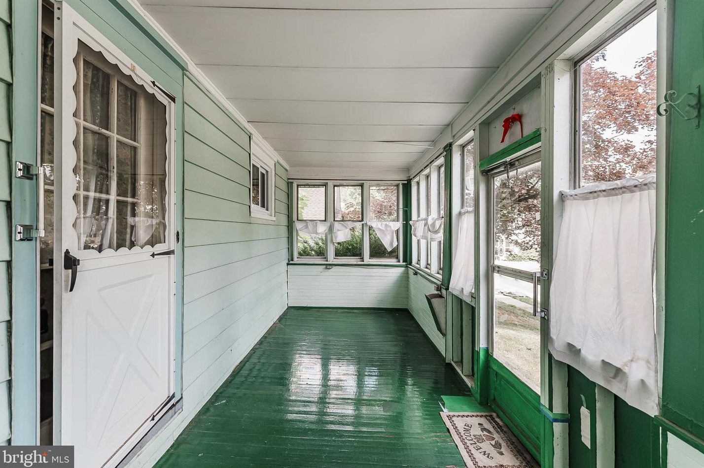 135 Woodland Ave, Barrington, NJ 08007