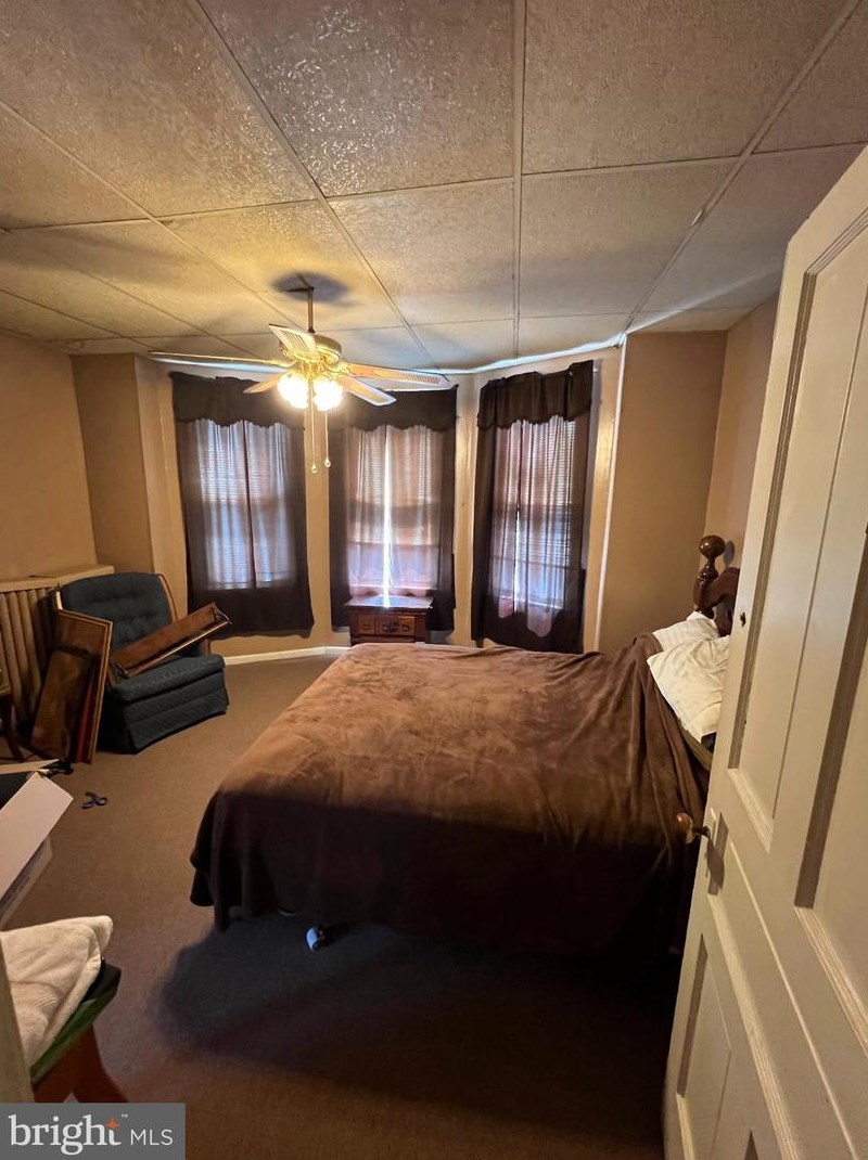 1007 N 6th St, Camden, NJ 08102