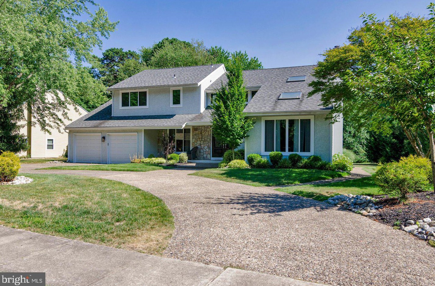 1 Timberline Dr, Franklin Township, NJ 08043