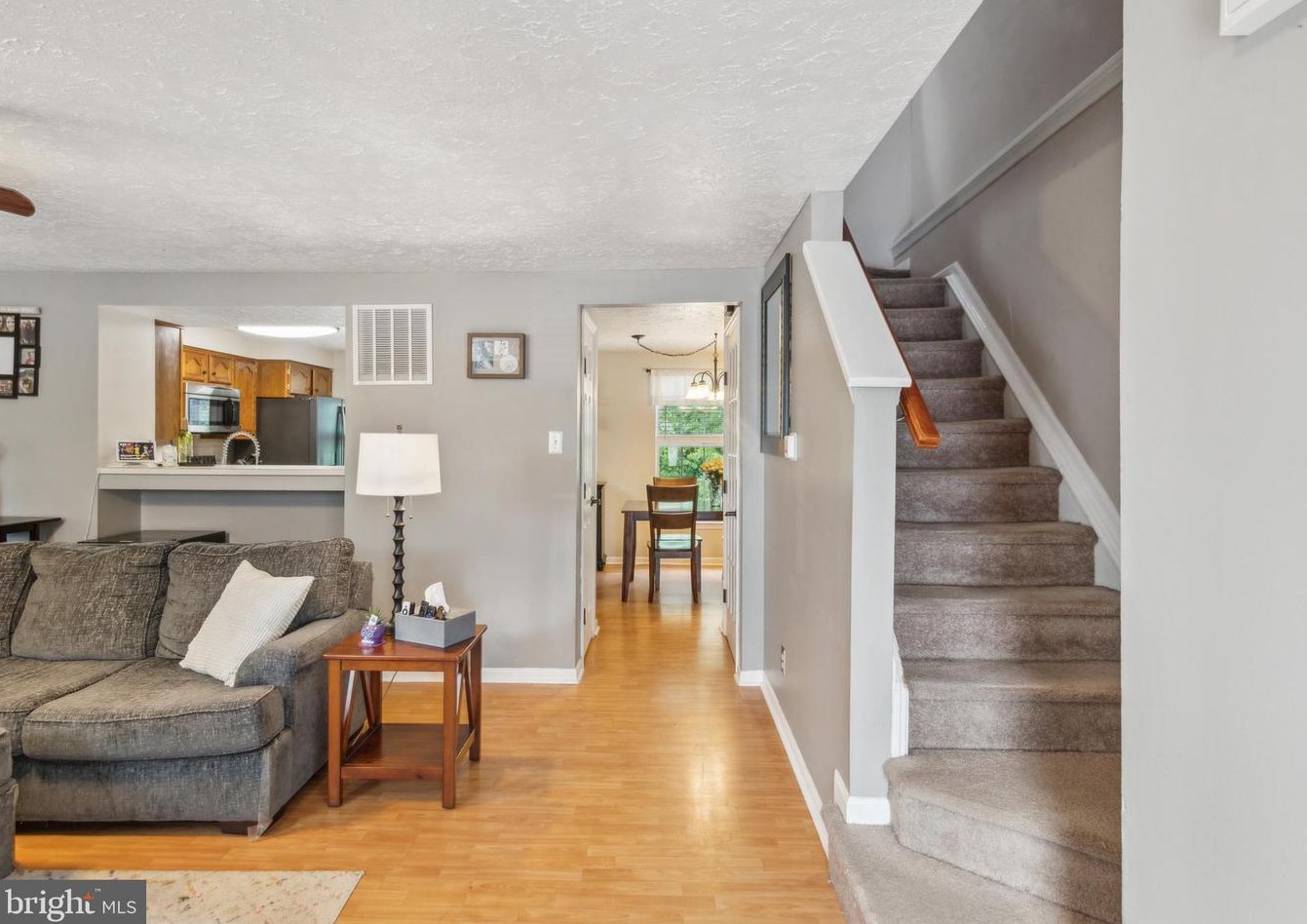 34 Wagon Wheel Dr, Erial, NJ 08081